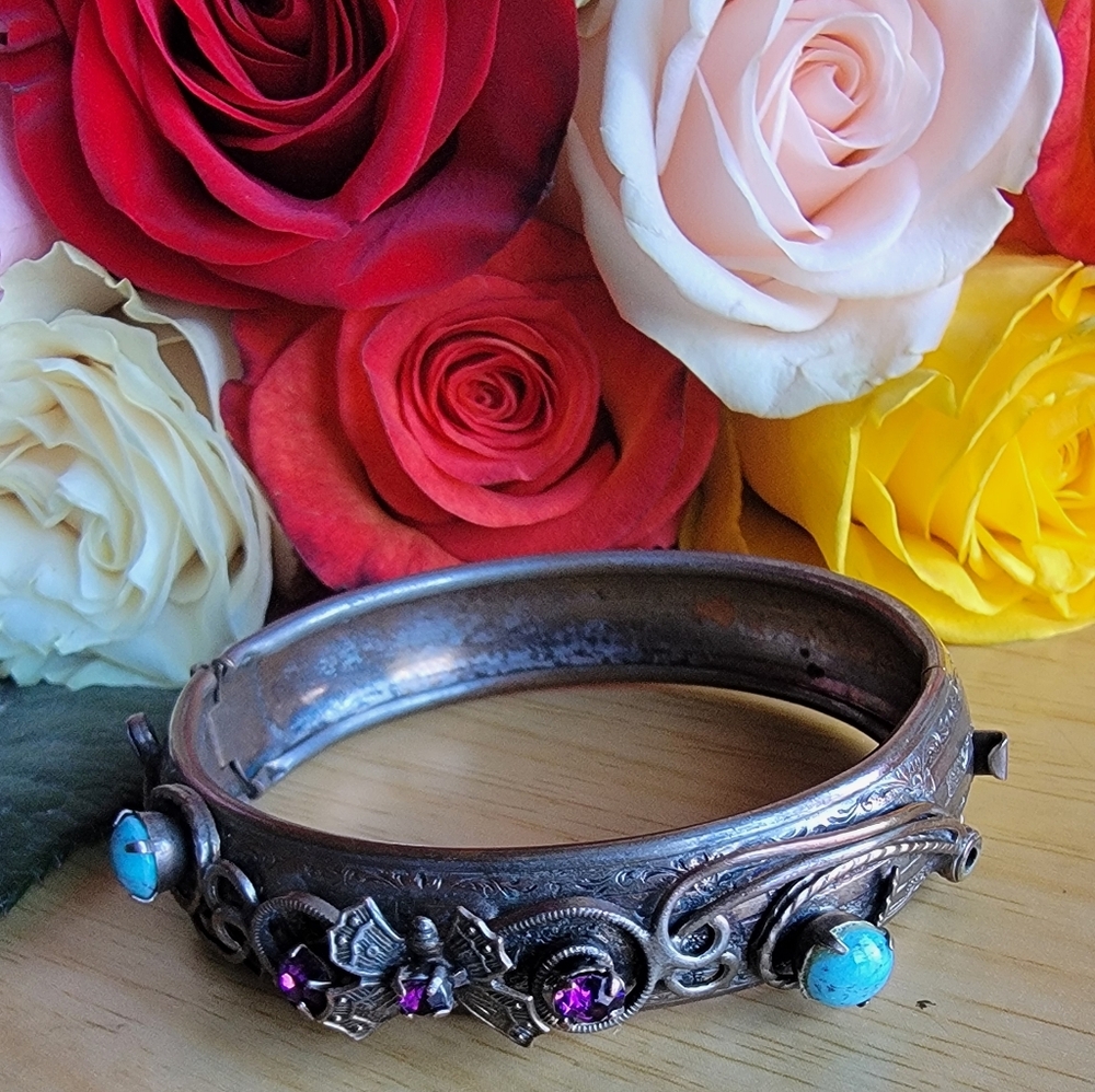 Vintage 1950's Chain Clasp Bracelet W/ Turquoise, Amethyst Stone, Butterfly